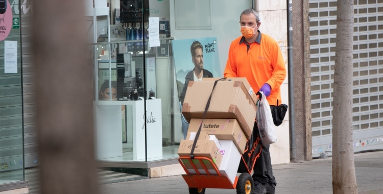 L'estudi alerta que el 75% dels treballadors temen perdre la feina i no trobar-ne una de nova | Arxiu